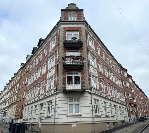 Ejendom med lejligheder på Trøjborg